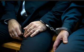 Воровали домами: задержаны руководитель аппарата суда и экс-прокурор