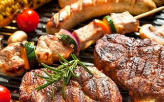Появление трех опасных болезней провоцирует хорошо прожаренное мясо