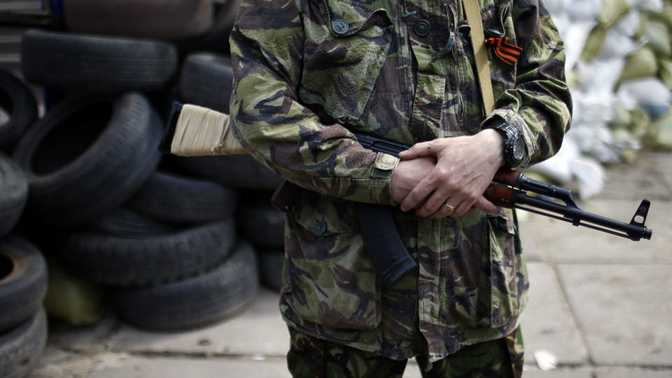 Платить не хотят: еще один боевик сдался Украине