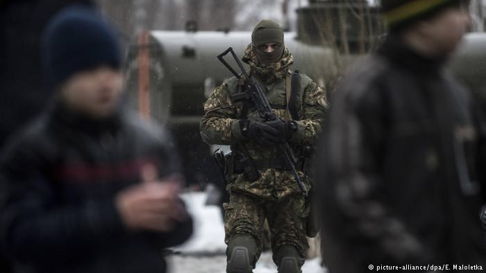 Боевики резко усложнили выезд из оккупированного Донбасса