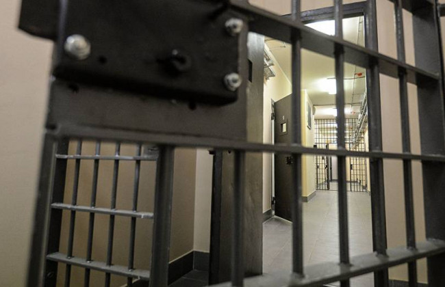 Наркотики в полиции: два офицера загремели за решетку