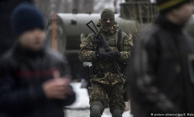 Боевики резко усложнили выезд из оккупированного Донбасса