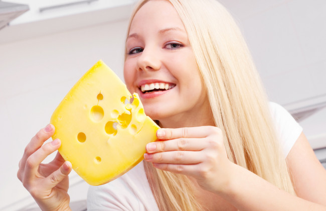 Ученые обнаружили неожиданные свойства сыра