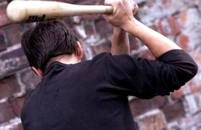 В Киеве водитель маршрутки битой избил пассажира