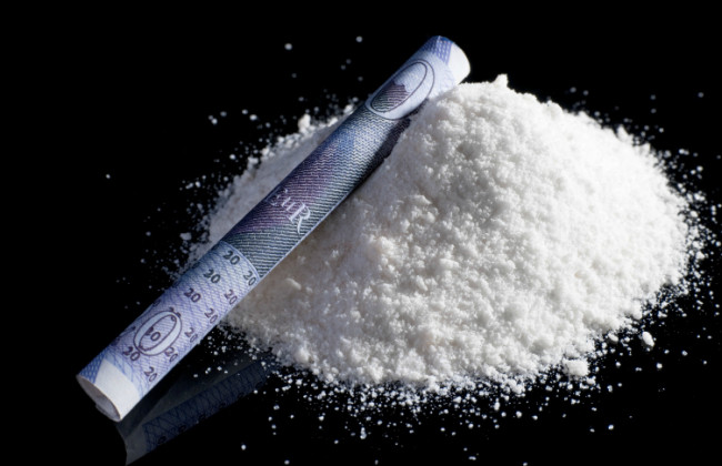 В Киевской области за сбыт опасного наркотика задержаны полицейские