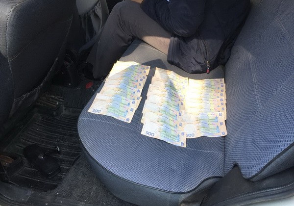 На взятке попался руководитель аппарата суда в Днепропетровской области