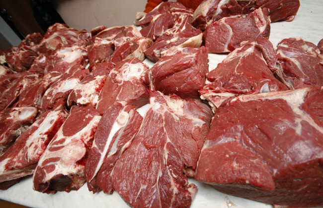 Зараженное мясо с гнильцой продавали украинцам в супермаркете