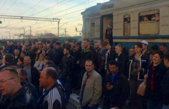 Во Львове разъяренные пассажиры электрички поставили «на уши» весь город