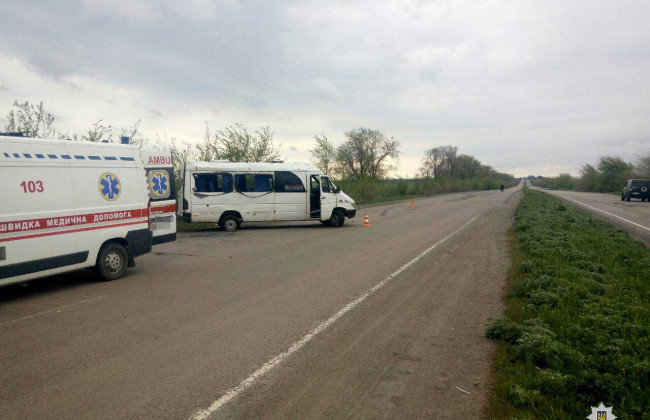 Маршрутка ехавшая из Кривого Рога попала в аварию: есть пострадавшие