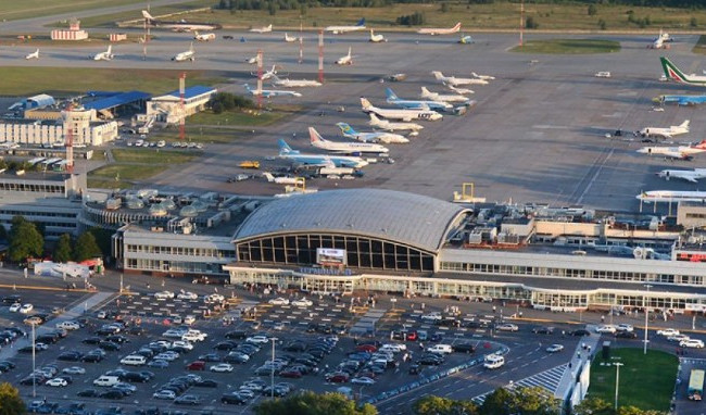 Из-за белого порошка украинцев три часа не выпускали из Борисполя