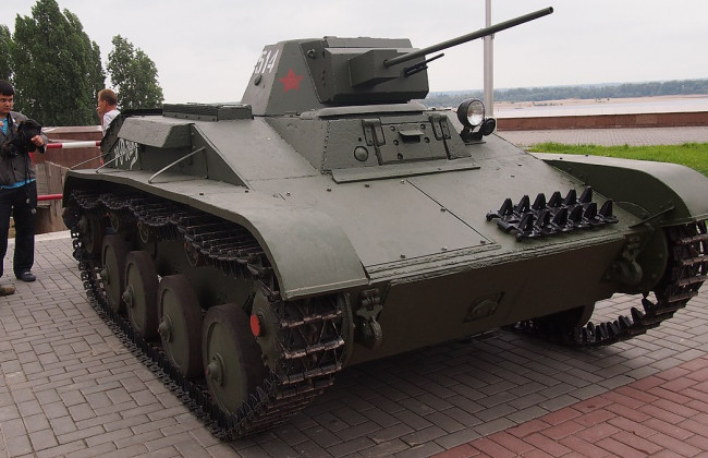 Танк переехал посетителей фестиваля в Петербурге: опубликовано видео