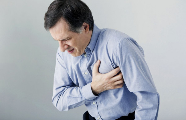 Опасный инфаркт: медики назвали первые симптомы болезни
