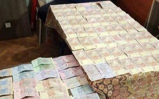 Воровали топливо: полиция разоблачила преступную схему чиновников