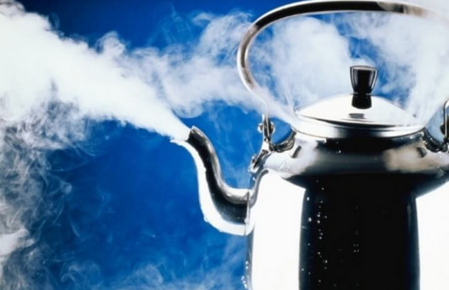 Какую опасность для здоровья несет кипяченая вода