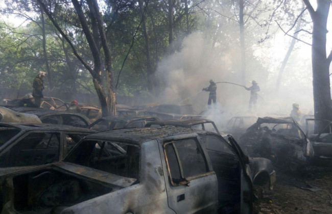 На киевской штрафплощадке загорелись около 20 автомобилей