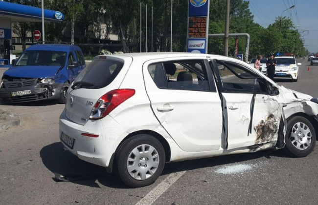 В Днепре случилось тройное ДТП: есть пострадавшие