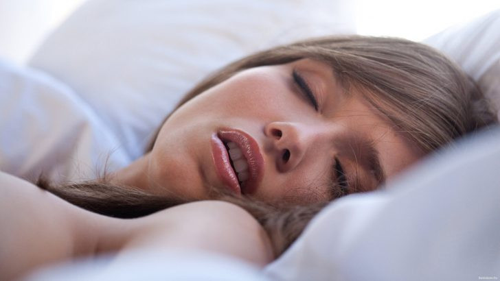 Почему спать с открытым ртом опасно для здоровья