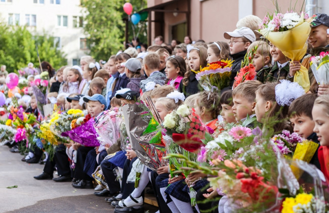Более 20 школьников потеряли сознание во время линейки: есть подробности