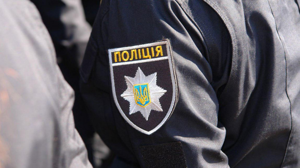 Копы в Киеве жестоко избили ногами водителя: видео появилось в сети