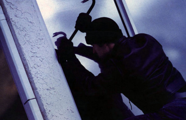 За день обчистили пять квартир: дерзкую банду грабителей задержали в Киеве