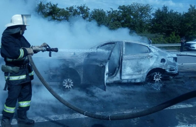 «Врезались в отбойник»: в Николаевской области произошло смертельное ДТП