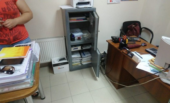 СБУ разоблачила злоумышленников, продававших авиабилеты в оккупированный Крым