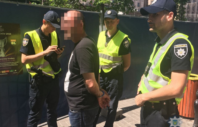В центре Киева обокрали испанскую болельщицу: есть подробности