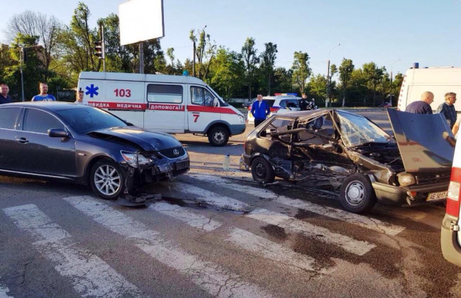 Страшная авария с участием двух легковушек: есть пострадавшие