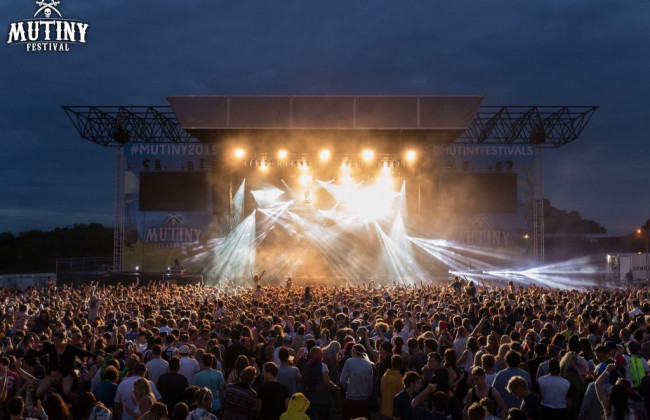 Музыкальный фестиваль в Англии закончился смертью двух человек