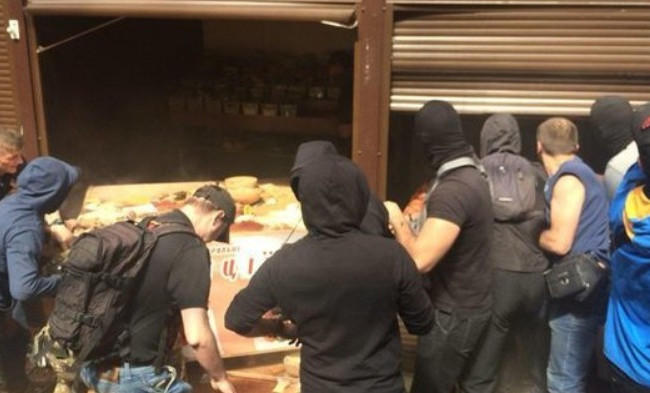 Погром в Киеве на «Лесной»: полиция задержала десятки человек