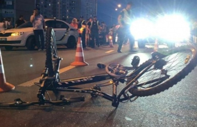 Автомобиль из кортежа Порошенко на скорости сбил ребенка