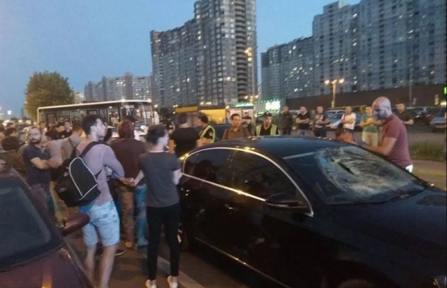 Невезучий кортеж: соцсети обсуждают ДТП с эскортом Порошенко