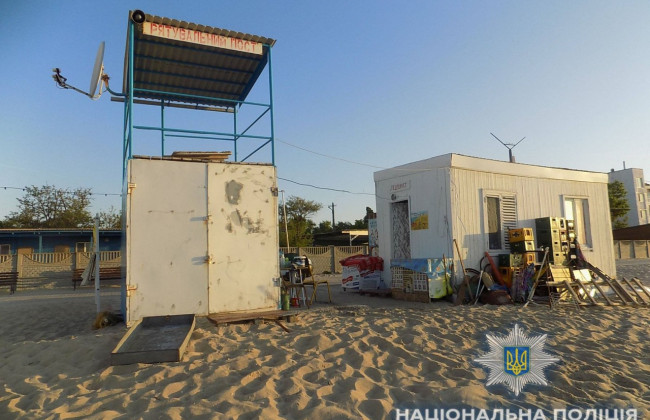 В Затоке двое мужчин обокрали и подрезали спасателя