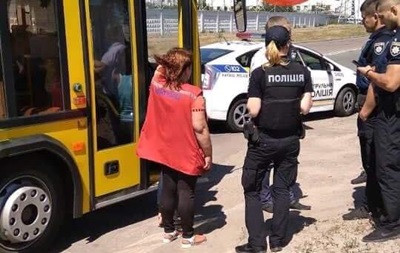 Сбила велосипедиста: в Киеве полиция устроила погоню за автобусом