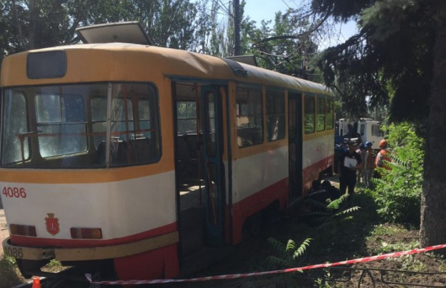 В Одессе трамвай сбил мужчину: появились подробности