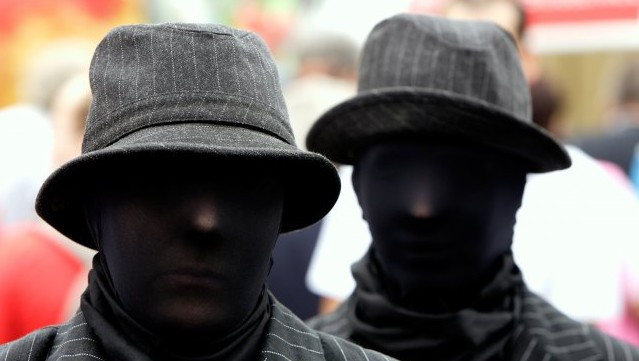 Дерзкая банда грабителей: киевлянам показали видео с камер наблюдения