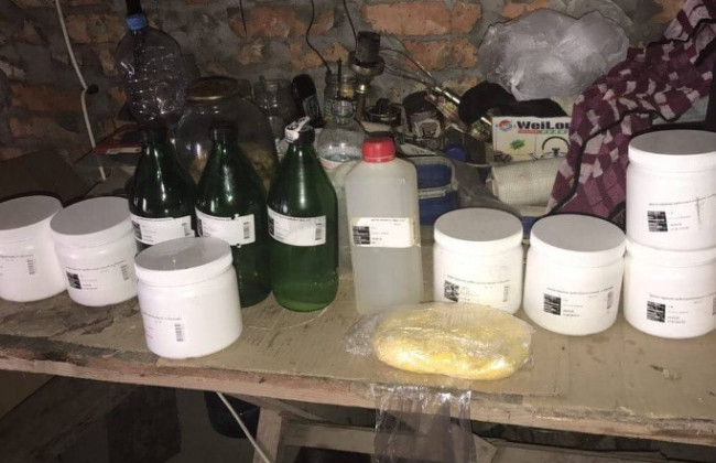 Организовали наркотрафик: суд избрал меру пресечения злоумышленникам