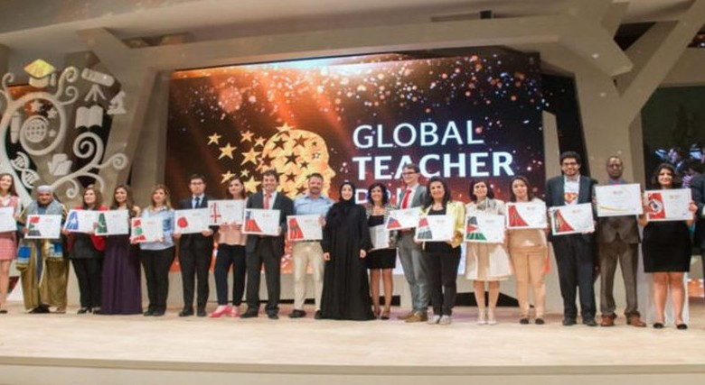 250 тысяч и поездка в Дубаи: учителей-переселенцев ждет национальная премия