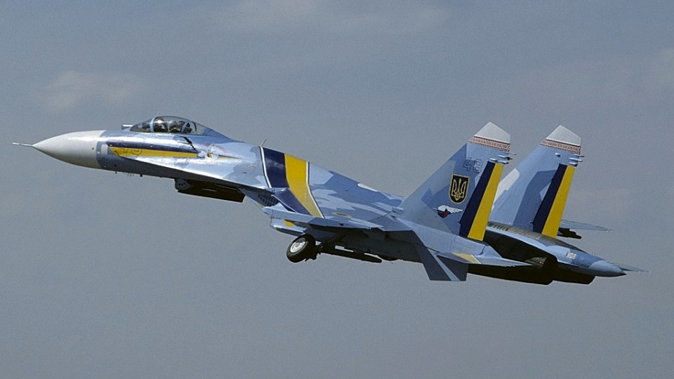 Тренировочный полет украинского истребителя Су-27 покорил авиашоу