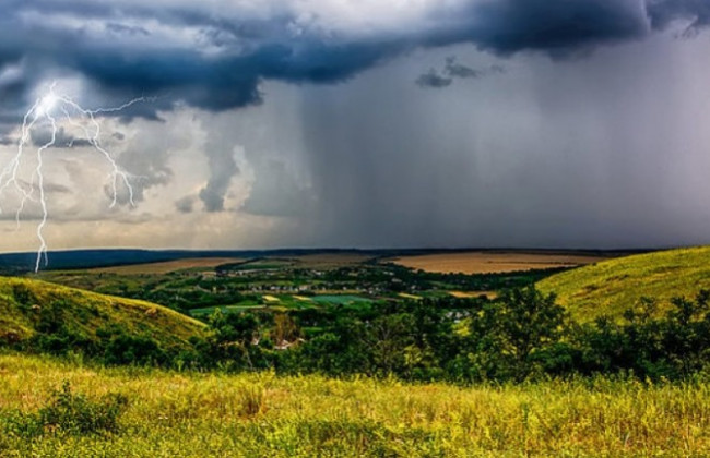 Мощный циклон идет в Украину: все подробности