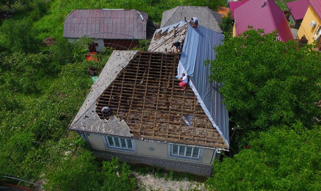 Ураган с градом потрепал Закарпатье: впечатляющие фото