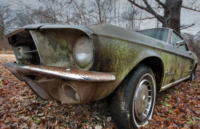 Все брошенные старые автомобили в Киеве заберут на штрафплощадку