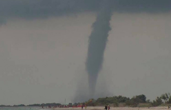 В Одесской области наблюдали необычное погодное явление: появилось видео