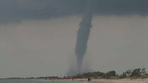 Украинцев поразил смерч над Черным морем: впечатляющее видео