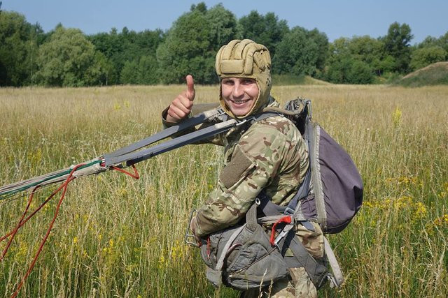 Украинцам показали тренировку спецназовцев