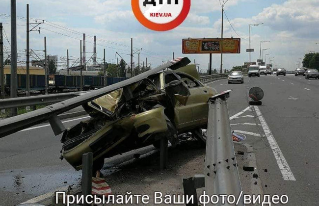 Родился в рубашке: в Киеве произошло ужасное ДТП