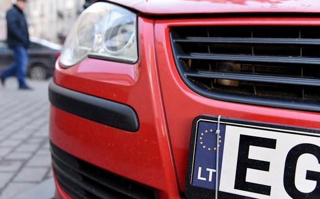 Пенсионера уличили в подделке документов для ввоза машин на еврономерах