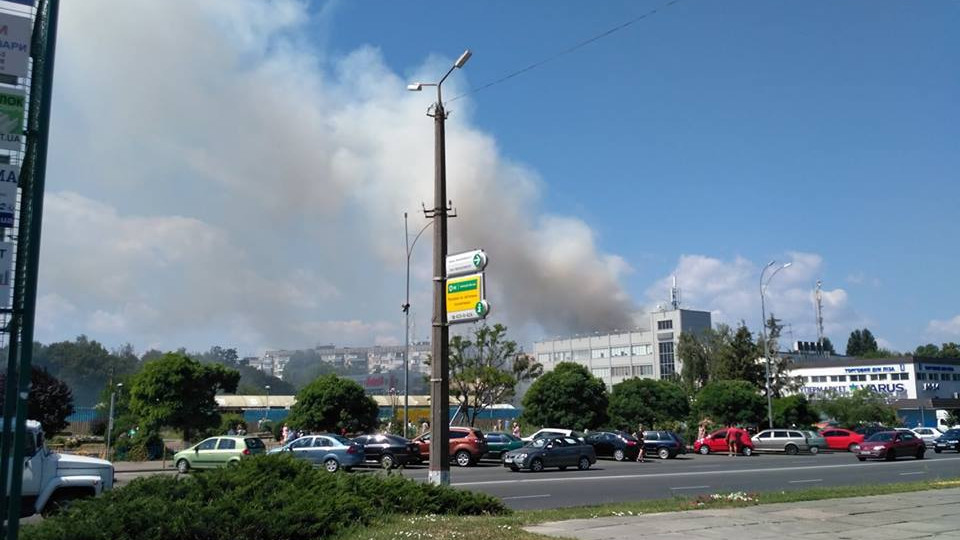 Под Киевом загорелась многоэтажка: объявлена эвакуация