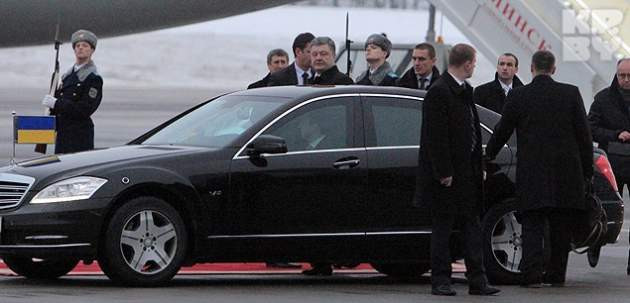 Два бронированных Mercedes за 42 млн купят для Порошенко