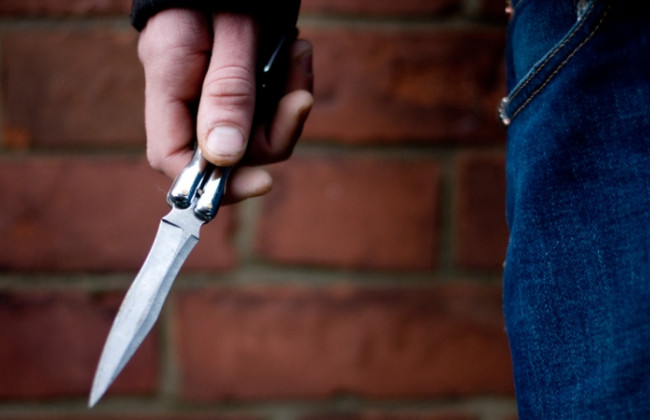 Приставил нож к горлу: 36-летний грабитель осужден на 7 лет